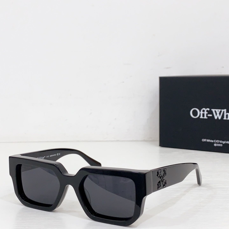 OFF WHITE